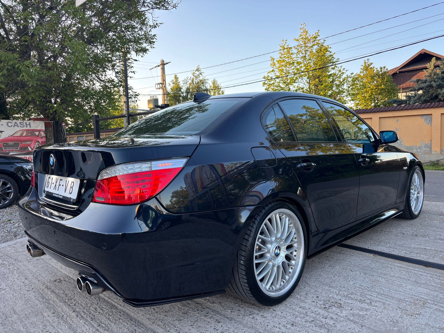 Pachet Lip prelungire bara fata si praguri laterale compatibil cu BMW seria 5 E60(2004-2010) negru lucios