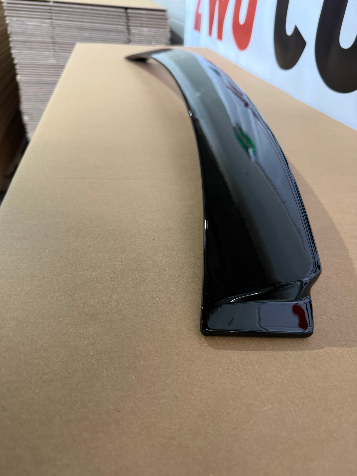 Eleron luneta compatibil cu Bmw Seria 3 E90(2004-2011) negru lucios