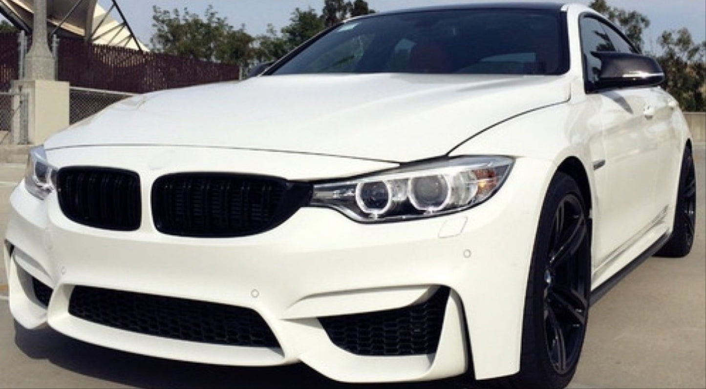 Kit Exterior compatibil cu BMW Seria 4 F32 M4 Design cu Praguri Laterale si Grile pentru proiectoare
