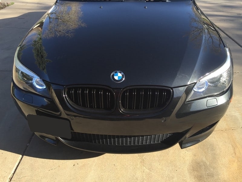 Grile centrale duble model M5 compatibile cu BMW seria 5 E60 E61 negru lucios