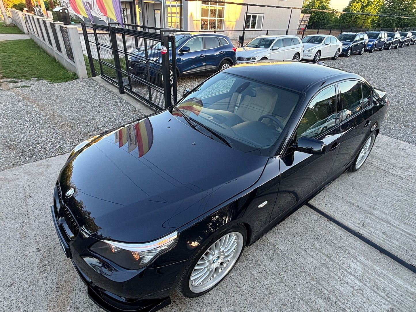 Pachet Lip prelungire bara fata si praguri laterale compatibil cu BMW seria 5 E60(2004-2010) negru lucios