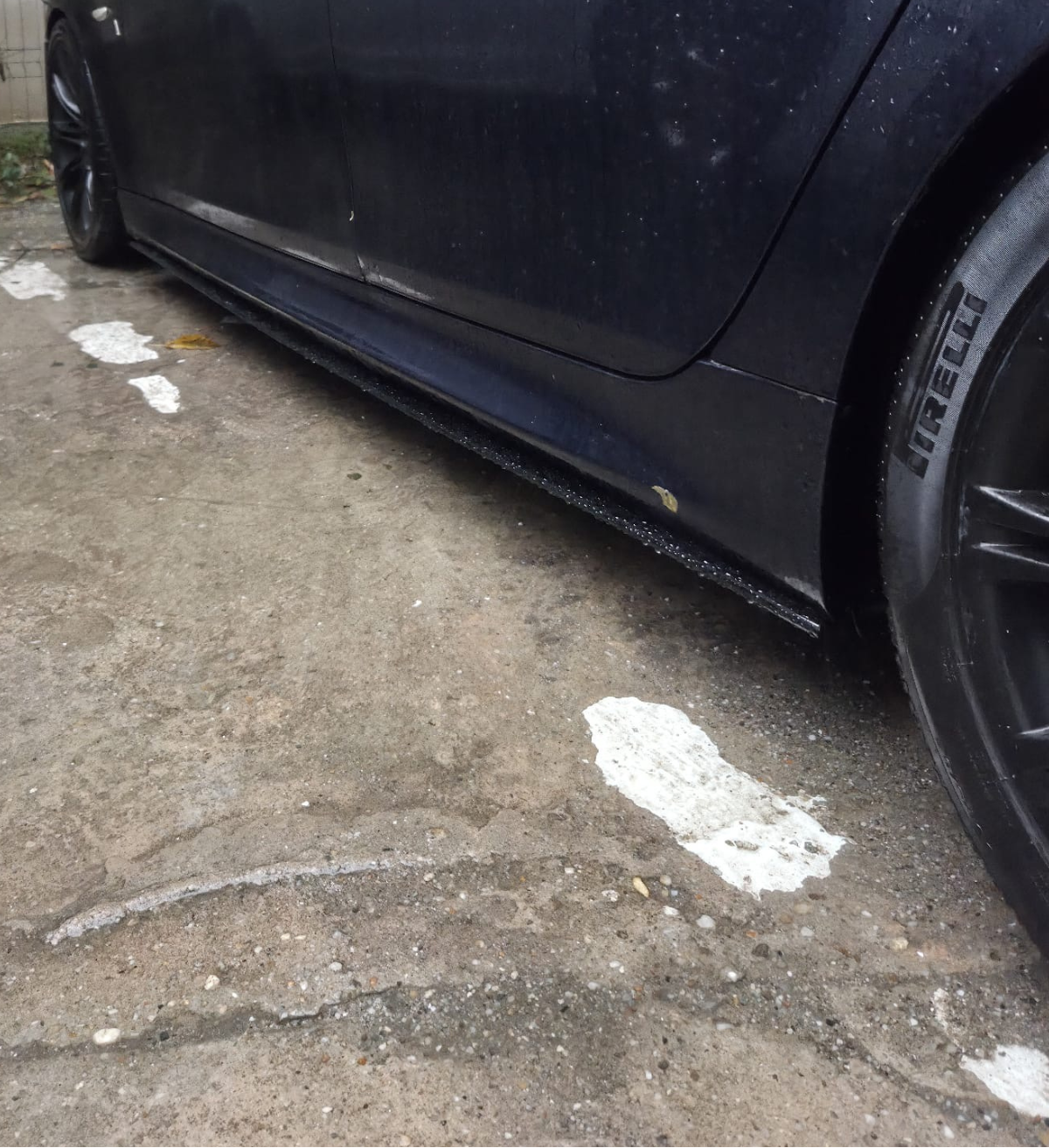 Prelungire praguri M-Performance compatibil BMW seria 5 E60 E61 (2003-2010) negru lucios