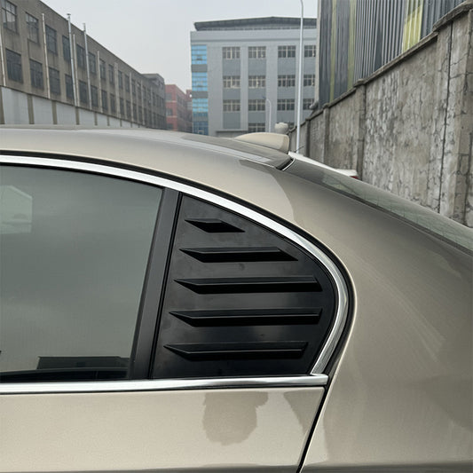 Ornamente Aero geamuri spate compatibile cu BMW seria 5 E60(2004-2010) negru lucios