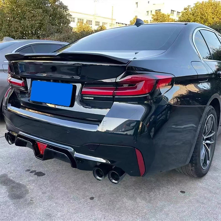 Difuzor bara spate cu bec compatibil cu BMW seria 5 G30(2017-2022) negru lucios