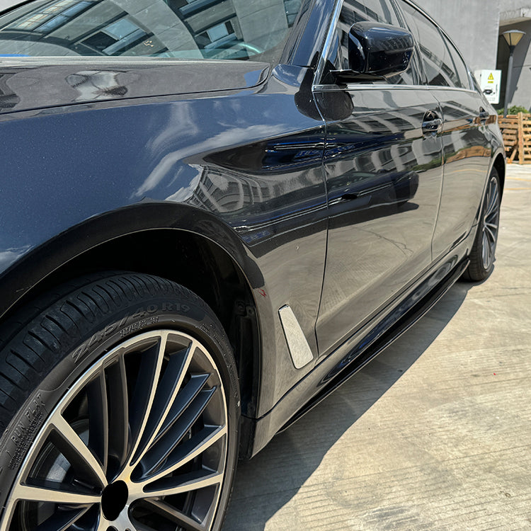 Prelungire praguri laterale BMW seria 5 G30 G31(2018-2023) negru lucios