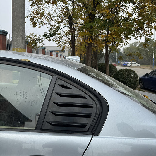 Ornamente Aero pentru geamuri spate compatibile cu BMW seria 3 E90(2005-2012) negru lucios