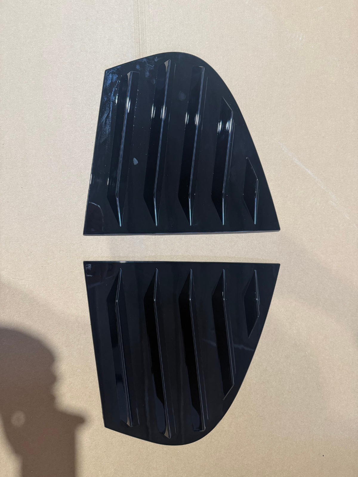 Ornamente Aero geamuri spate compatibile cu BMW seria 5 E60(2004-2010) negru lucios