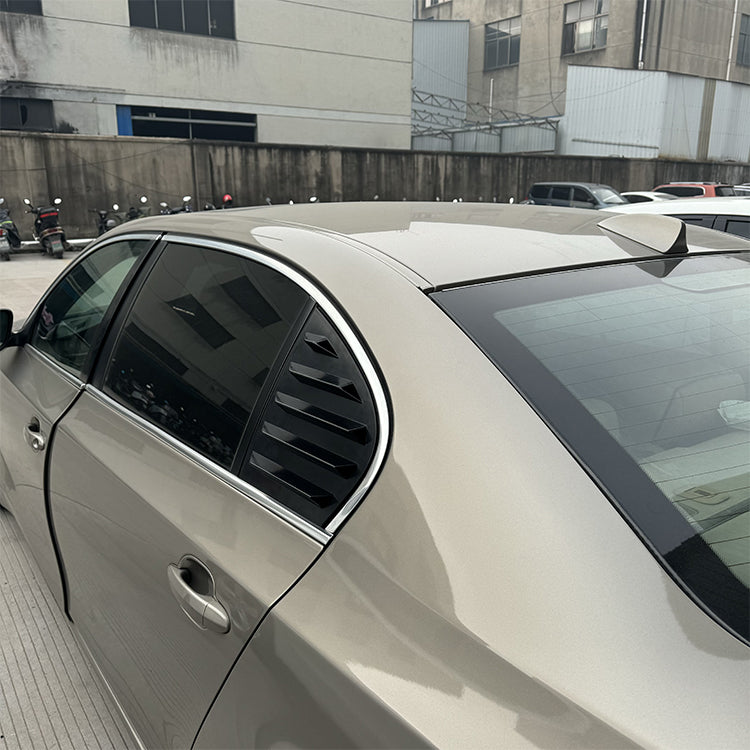 Ornamente Aero geamuri spate compatibile cu BMW seria 5 E60(2004-2010) negru lucios