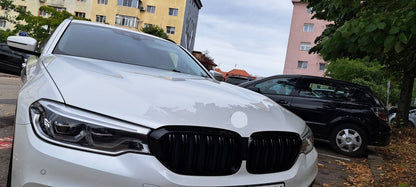Grile centrale compatibile cu BMW seria 5 G30 G31 (2017-2020) negru lucios