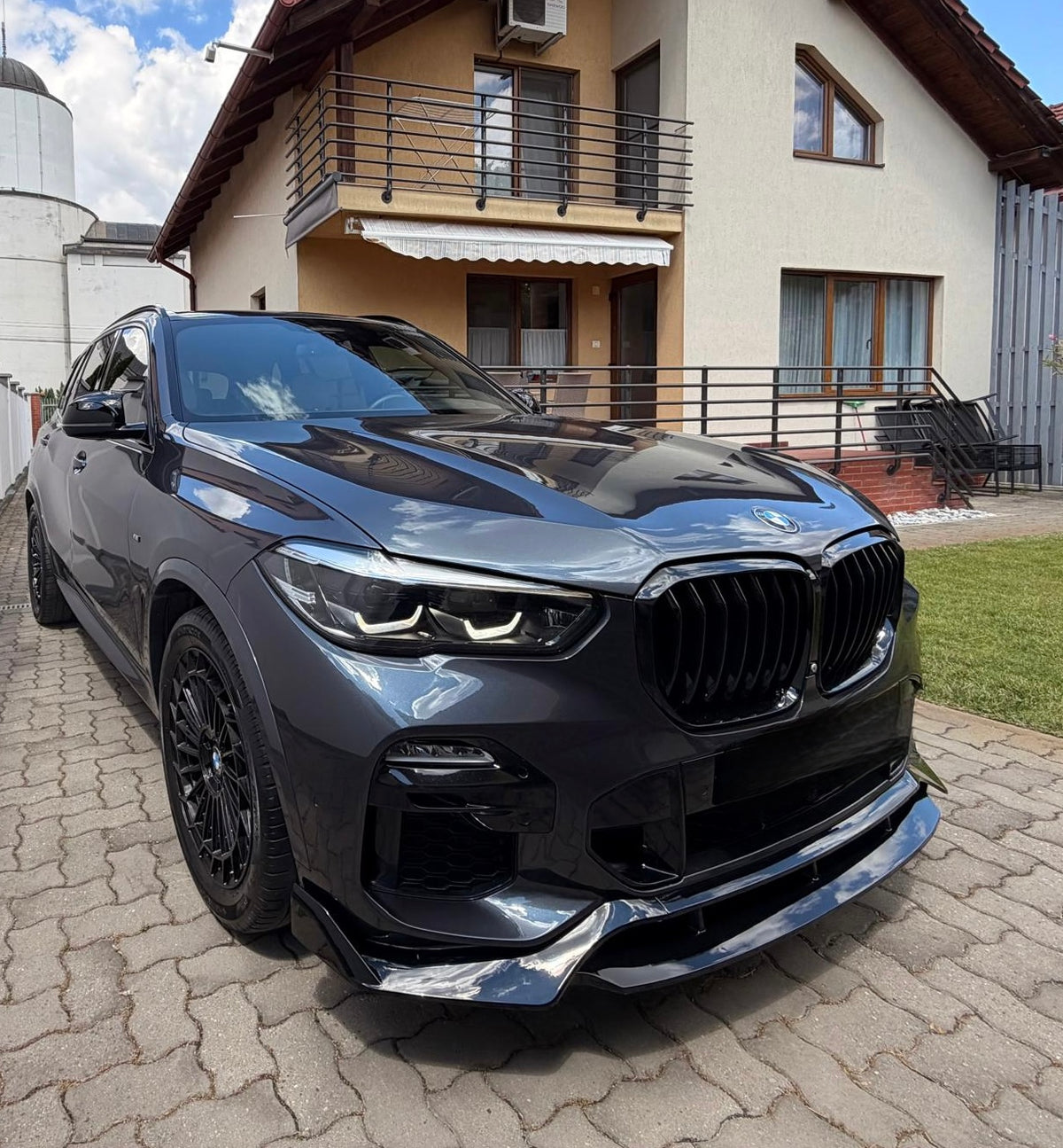 Lip prelungire bara fata compatibil cu BMW X5 G05 2019+ negru lucios