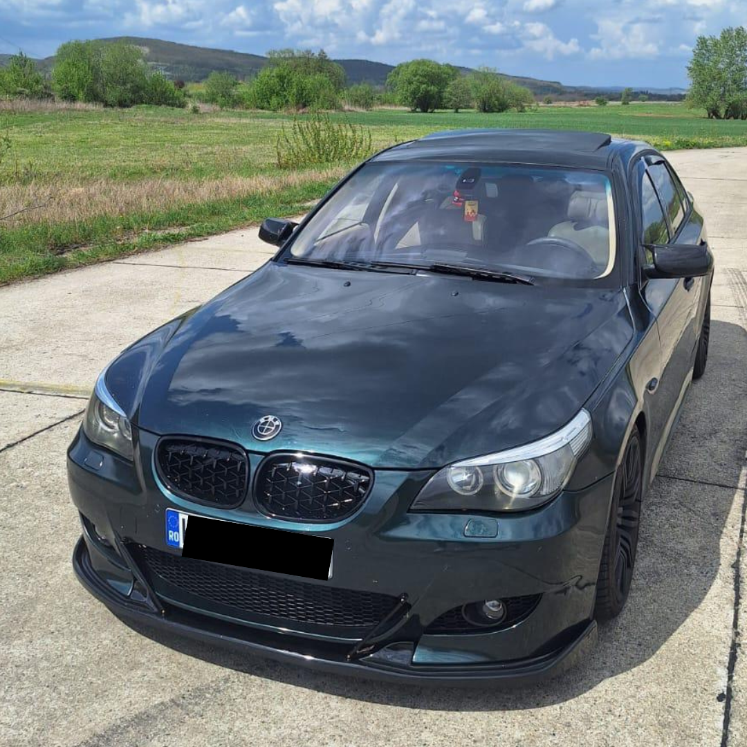 Pachet Exterior compatibil cu BMW Seria 5 E60 2003-2010 M5 Design cu PDC si Proiectoare ceata