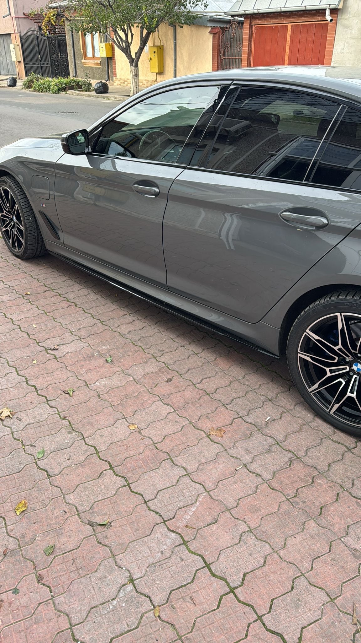 Prelungire praguri laterale BMW seria 5 G30 G31(2018-2023) negru lucios