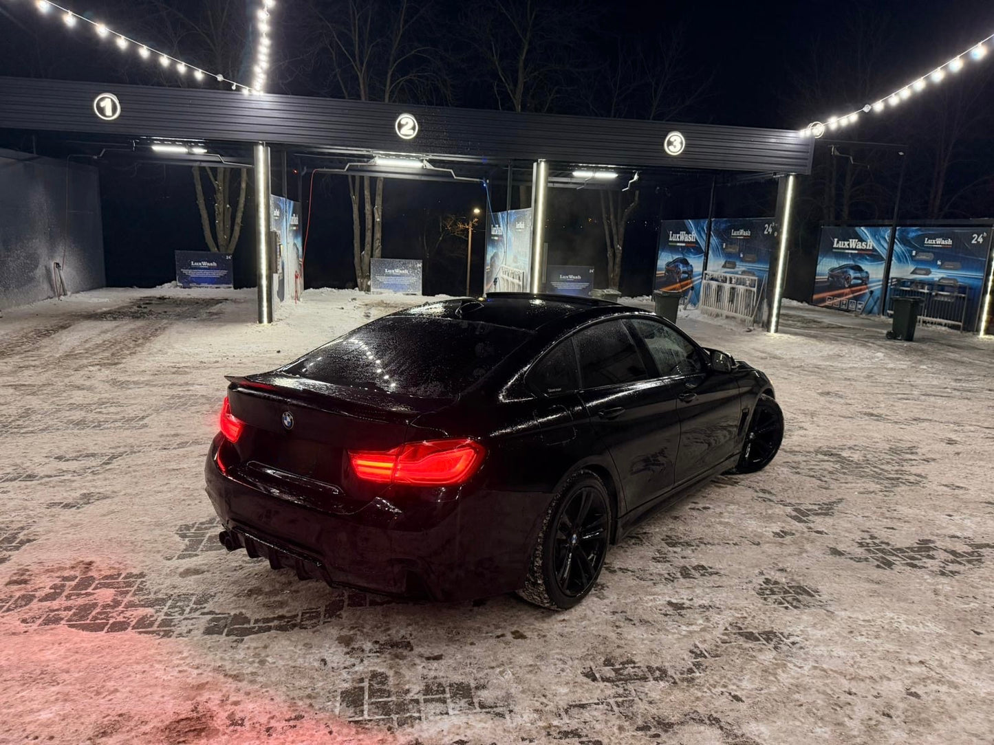 Kit Exterior compatibil cu BMW Seria 4 F36 M-Tech Design cu Praguri Laterale si Grile pentru proiectoare