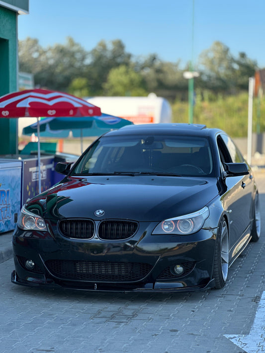 Lip prelungire bara fata compatibil cu Bmw Seria 5 e60 e61(2003-2010) negru lucios