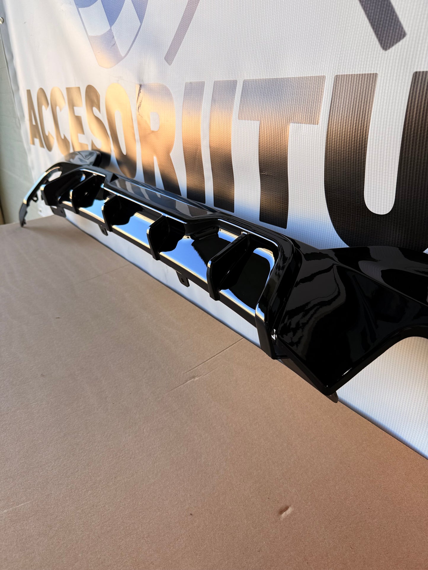 Difuzor bara spate compatibil cu BMW seria 3 G20 NFL (2019-2023) M440i style negru lucios