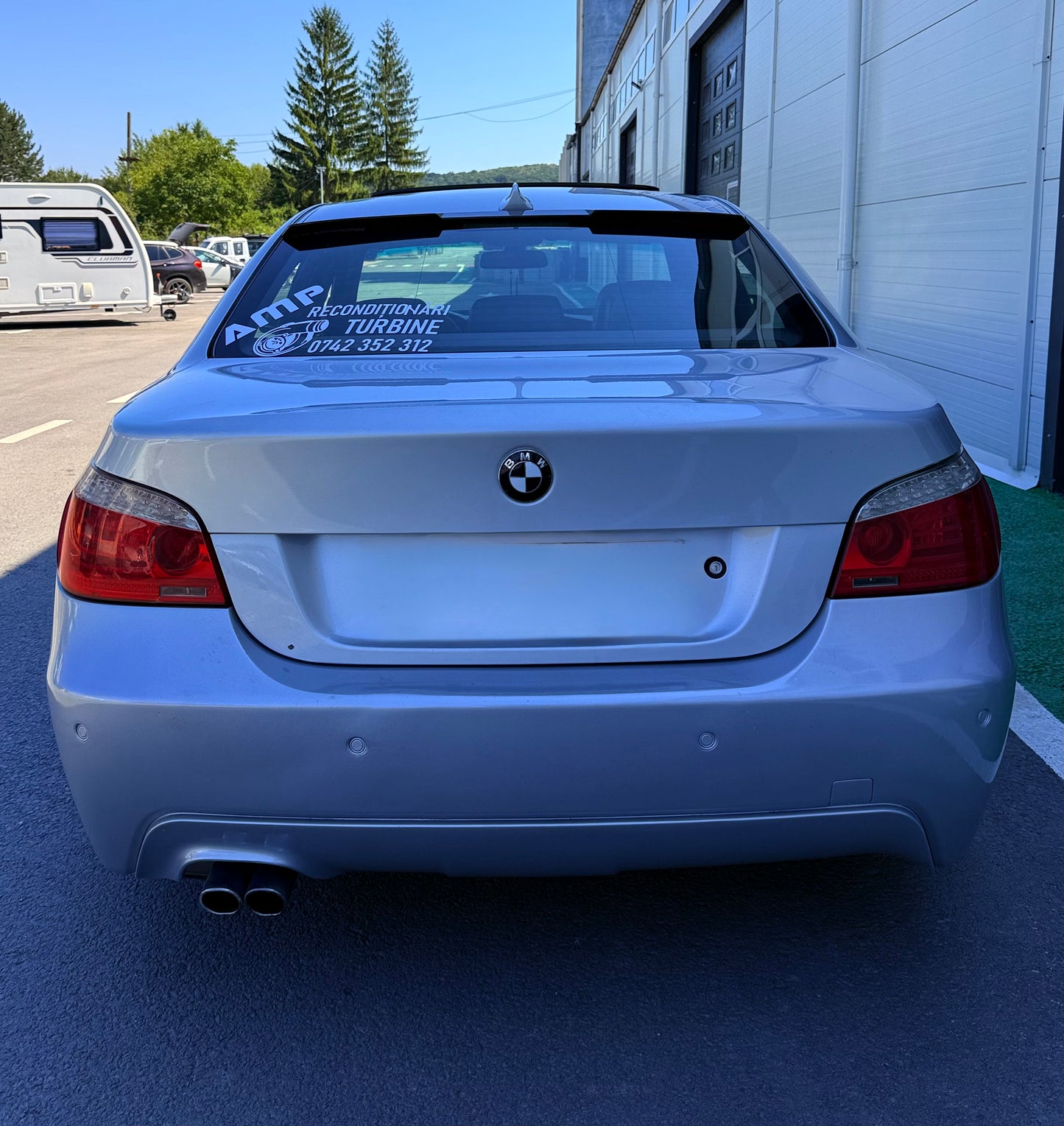 Eleron luneta model M4 compatibil cu Bmw Seria 5 E60(2003-2010)negru lucios