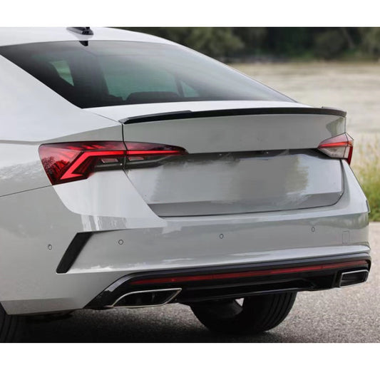 Eleron portbagaj M4 design compatibil cu Skoda Octavia 4 2021+ negru lucios