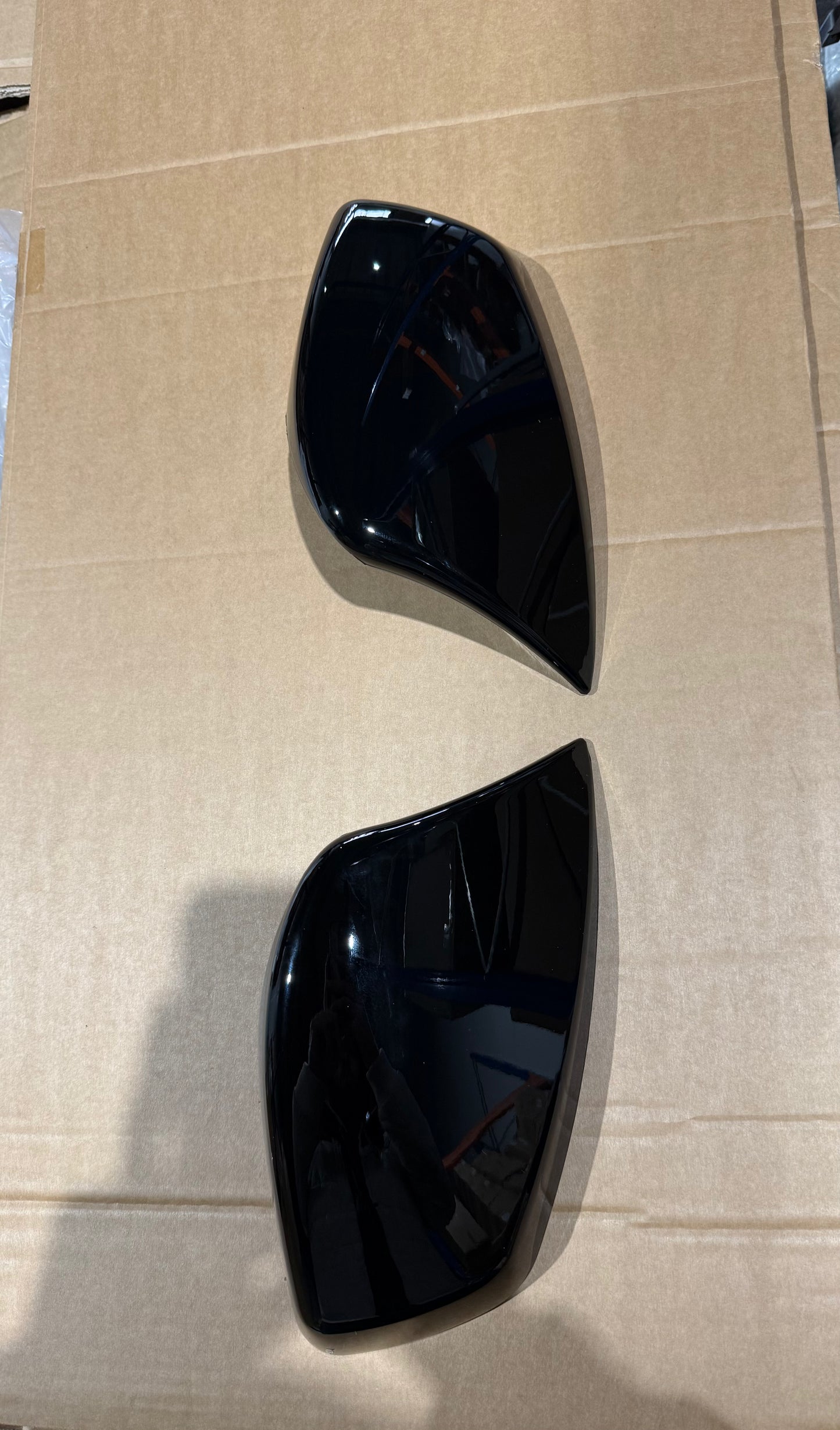 Capace oglinda Batman Style v2 compatibil cu BMW seria 5 E60 E61(2003-2010) negru lucios