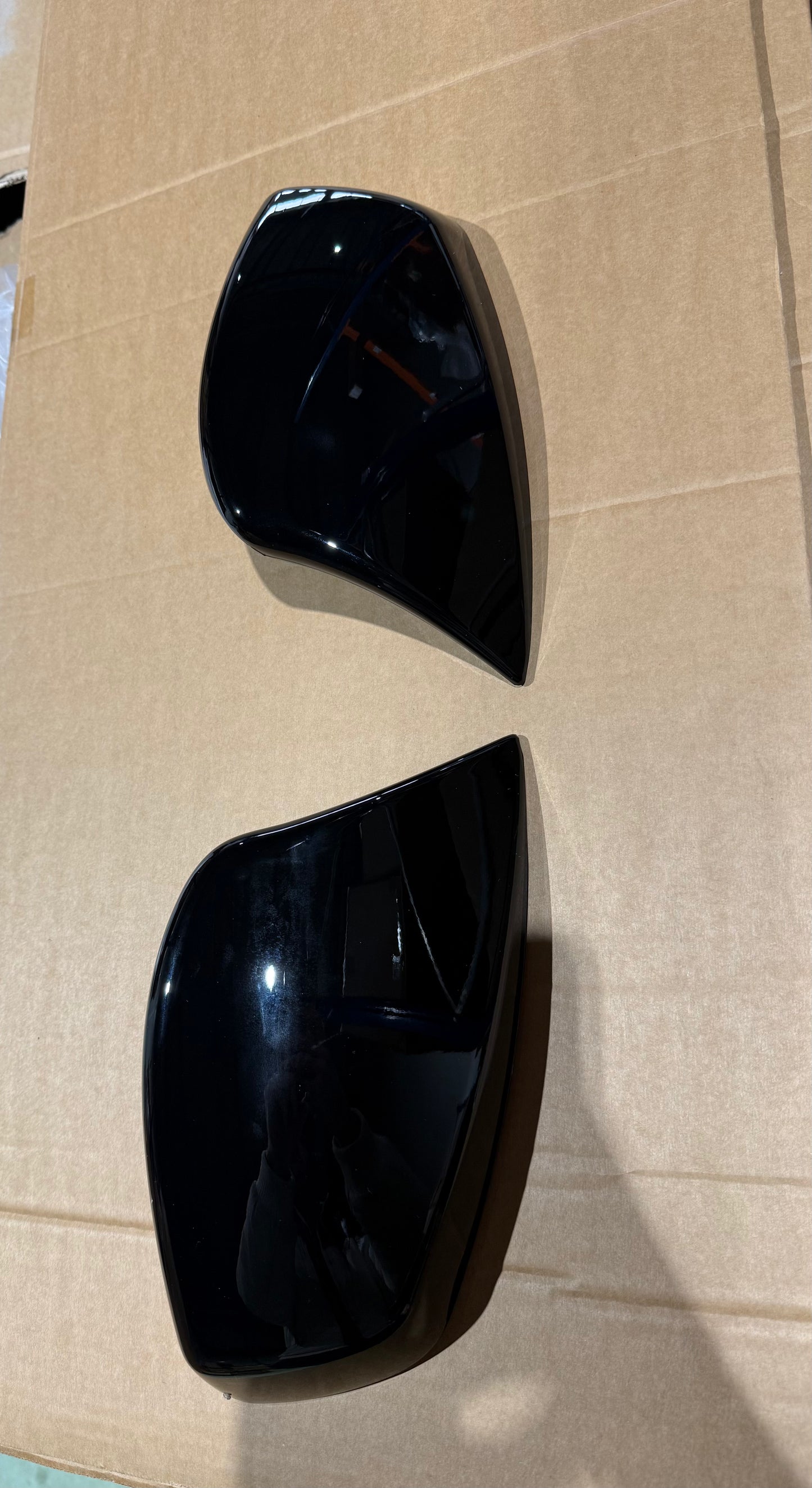 Capace oglinda Batman Style v2 compatibil cu BMW seria 5 E60 E61(2003-2010) negru lucios