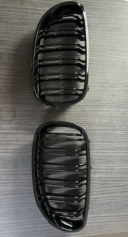 Grile centrale duble model M5 compatibile cu BMW seria 5 E60 E61  negru lucios