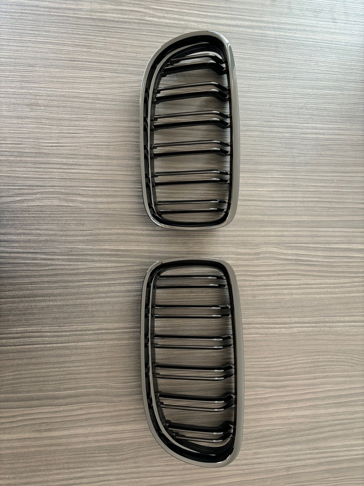 Grile centrale duble M3 style compatibile cu Bmw seria 3 e90 e91 facelift (2009-2012) negru lucios