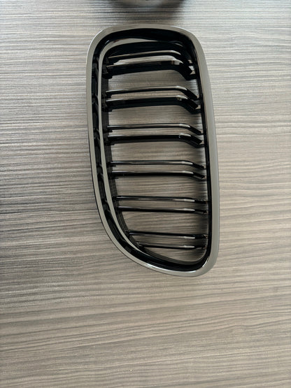 Grile centrale duble M3 style compatibile cu Bmw seria 3 e90 e91 facelift (2009-2012) negru lucios