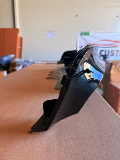 Difuzor bara spate M5 Look cu bec compatibil cu BMW seria 5 F10(2010-2017) negru lucios