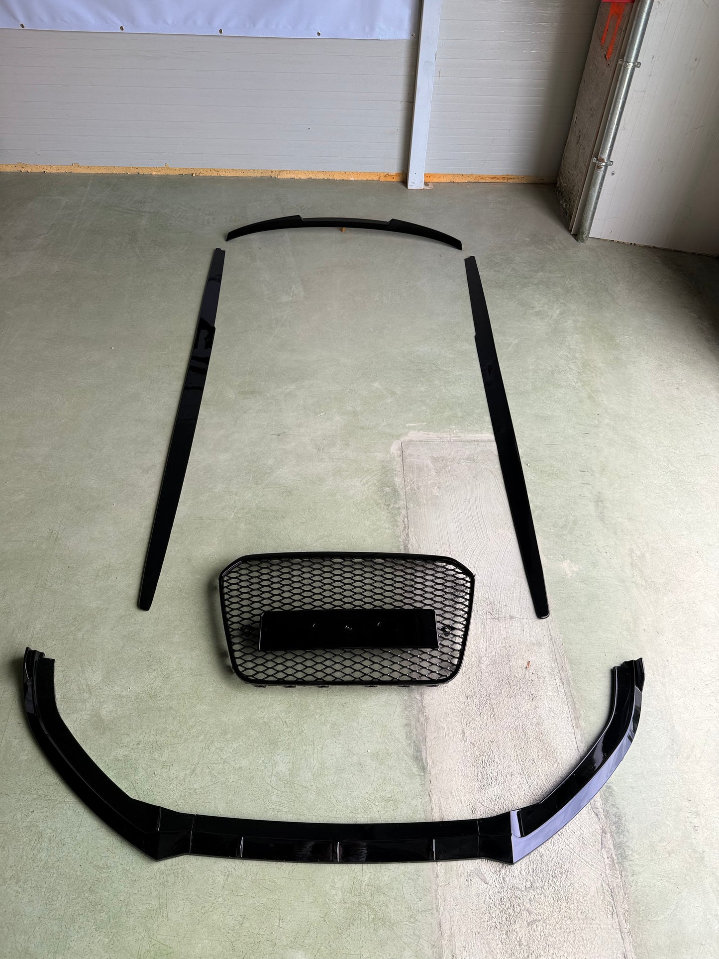 Pachet tuning exterior compatibil cu Audi A6 C7 NFL(2011-2015) negru lucios