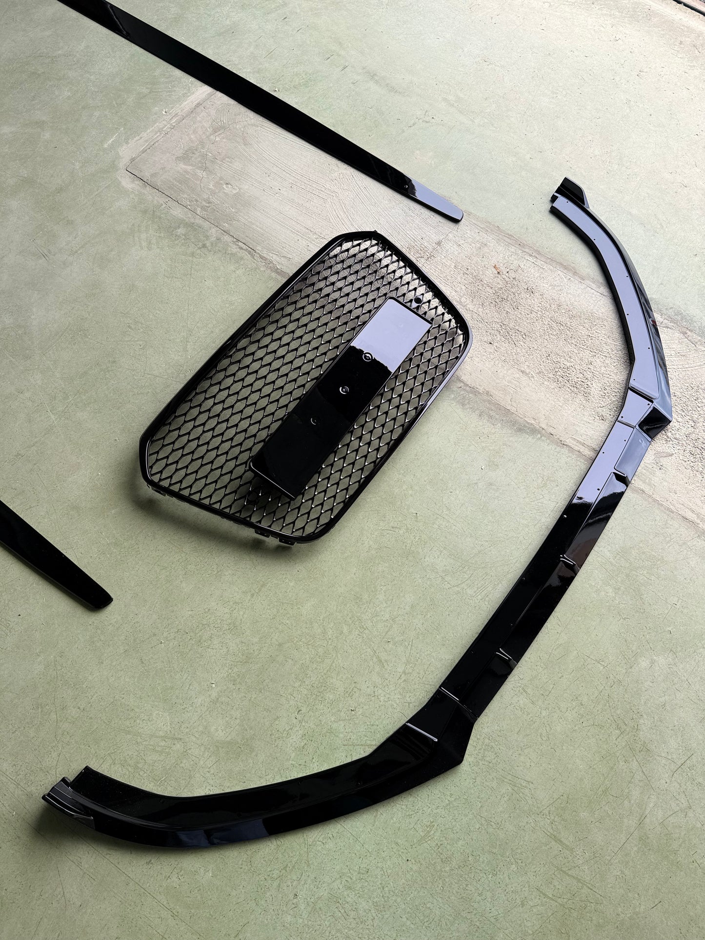 Pachet tuning exterior compatibil cu Audi A6 C7 NFL(2011-2015) negru lucios