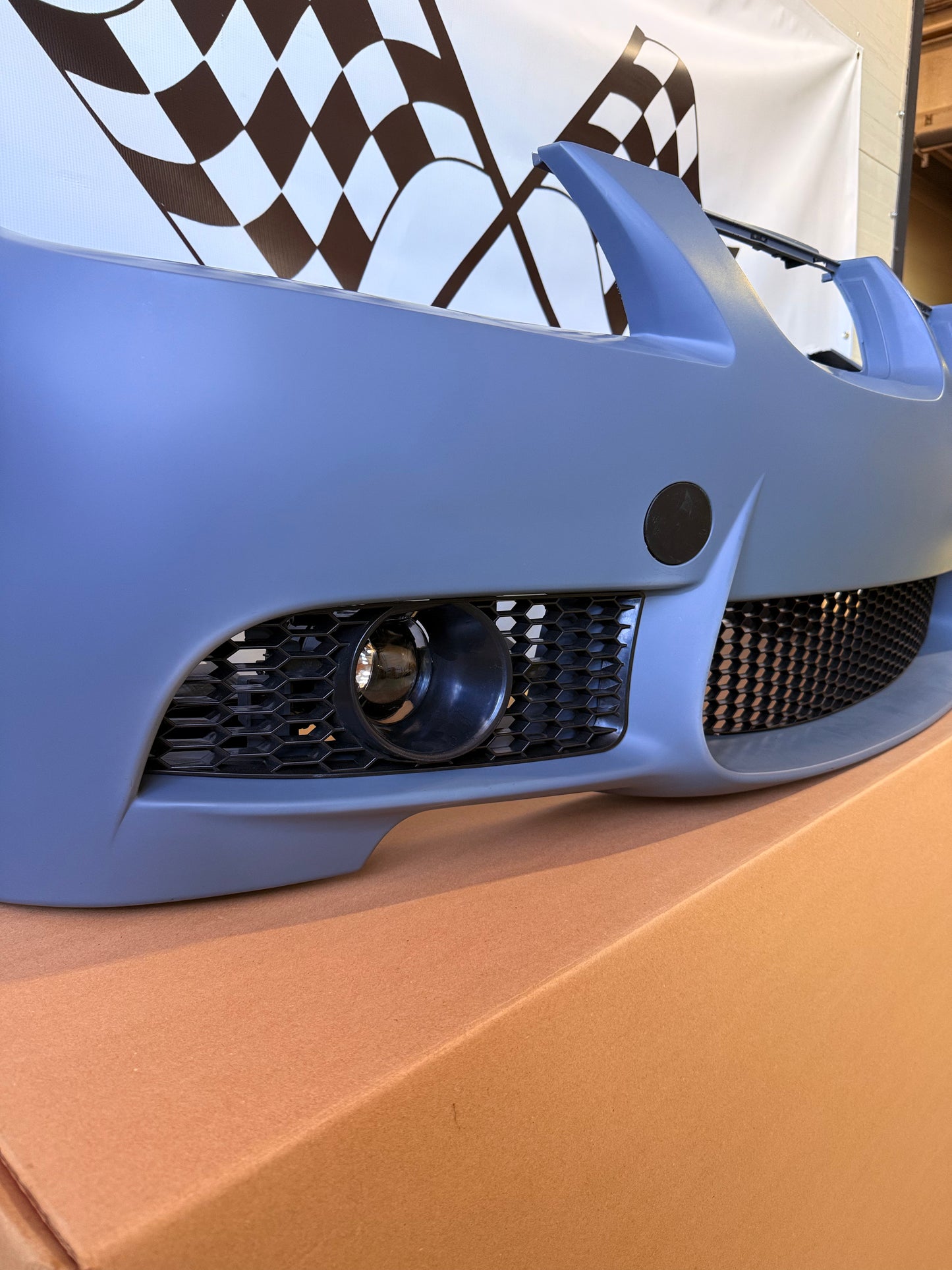 Bata fata M3 Look cu proiectoare de ceata compatibila cu BMW Seria 3 E90/E91 Non-Facelift(2005-2008)