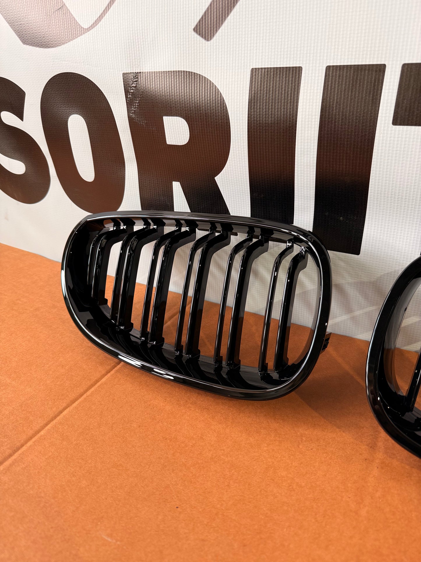 Grile centrale duble model M5 compatibile cu BMW seria 5 E60 E61  negru lucios