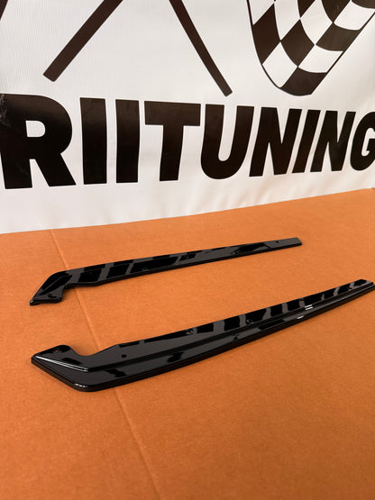 Set 2 Prelungiri Bara spate compatibile cu BMW Seria 5 E60/E61 negru lucios