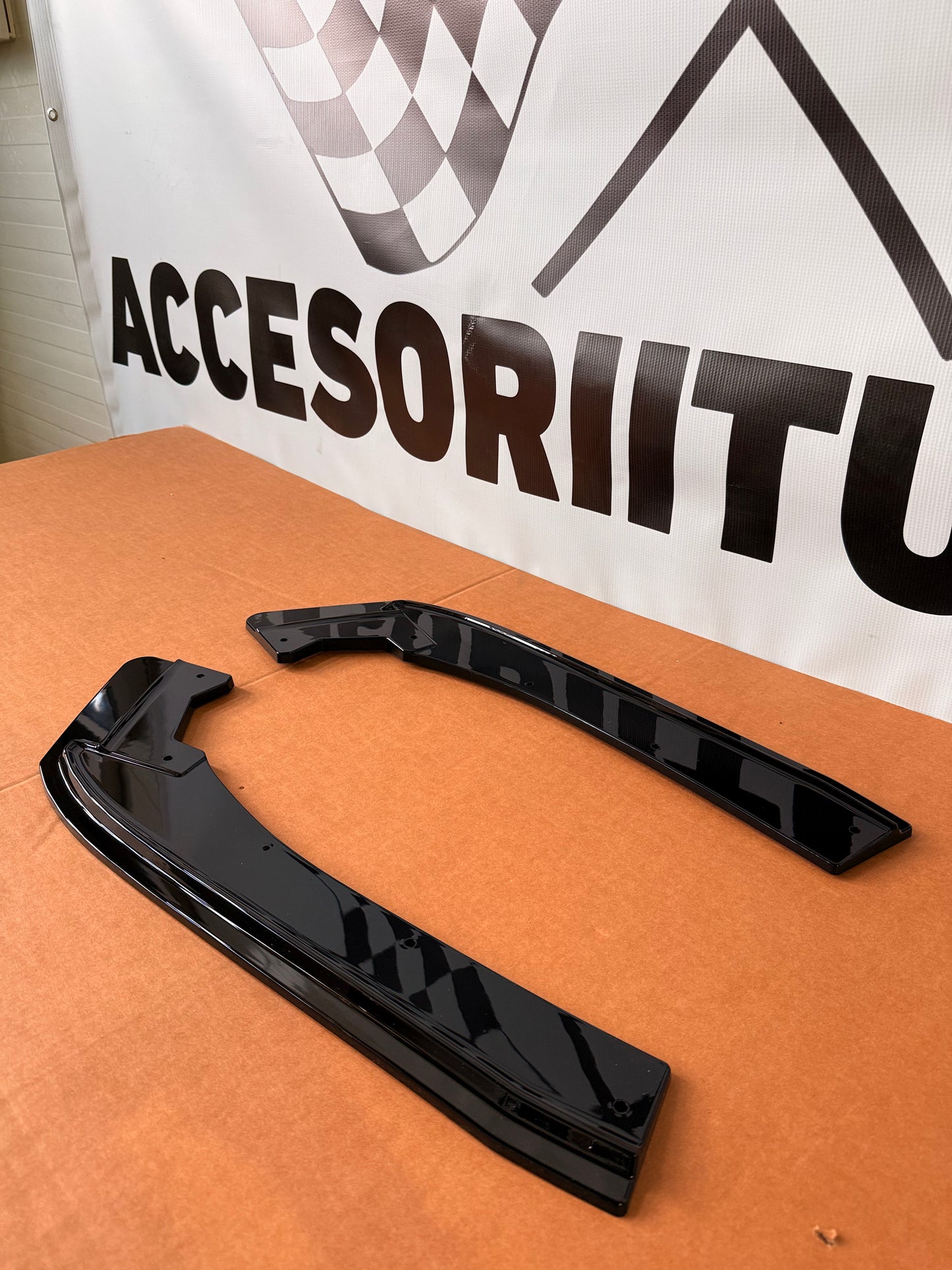 Set 2 Prelungiri Bara spate compatibile cu BMW Seria 3 F30/F31 negru lucios