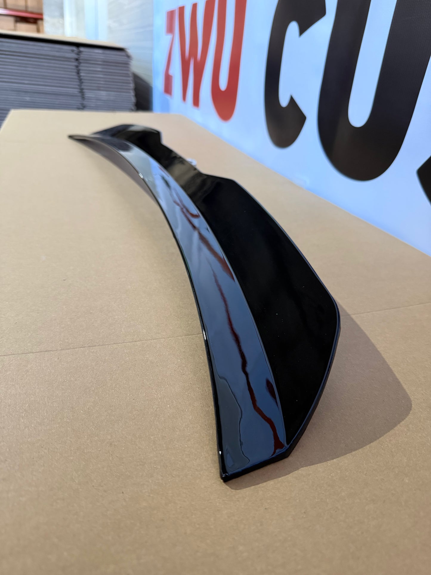 Eleron luneta M4 style compatibil cu Audi A3 8P HatchBack(2003-2013) negru lucios