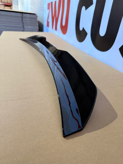 Eleron luneta M4 style compatibil cu Audi A3 8P HatchBack(2003-2013) negru lucios