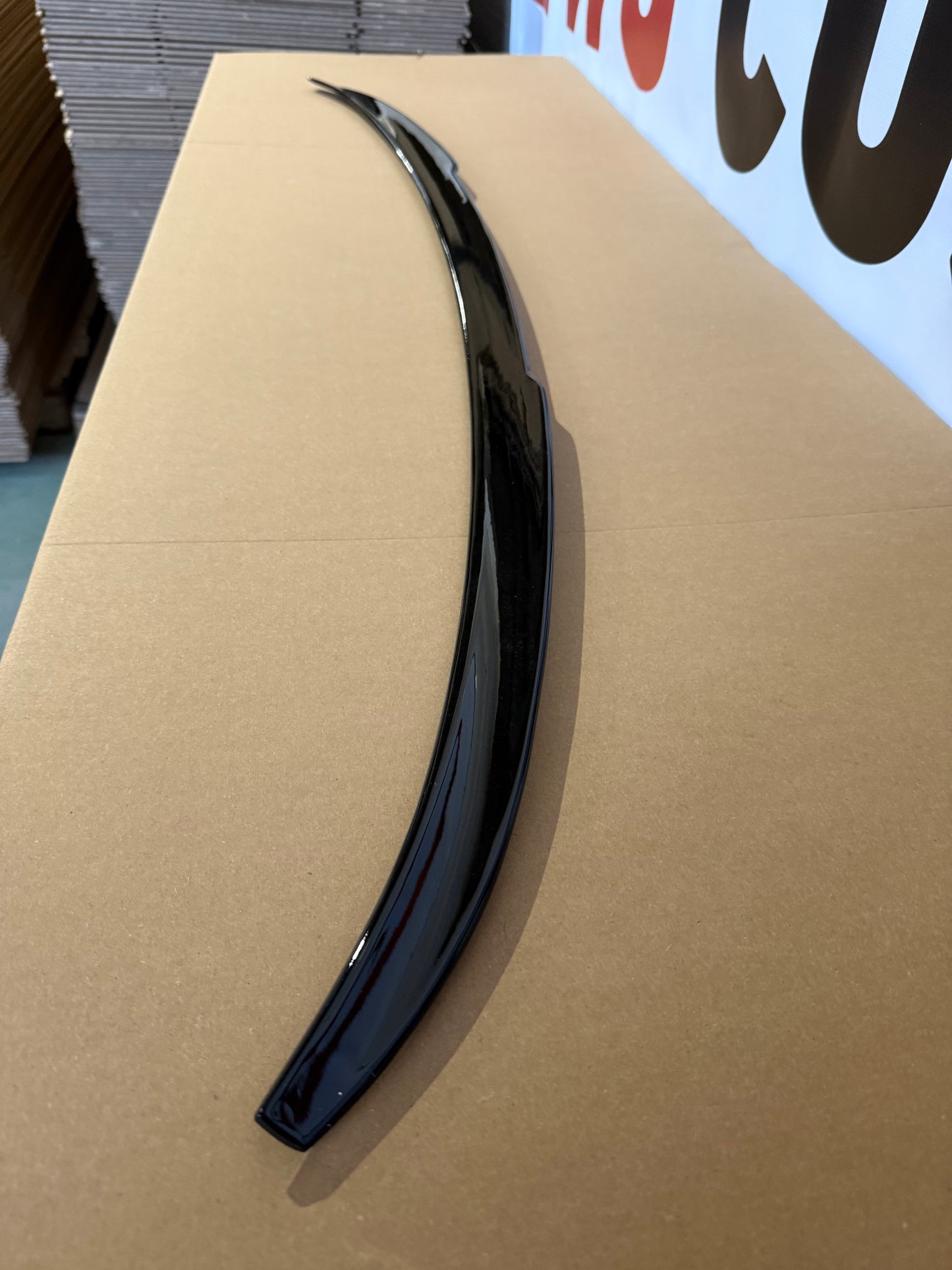 Eleron portbagaj compatibil cu BMW X6 G06(2020-2025) negru lucios