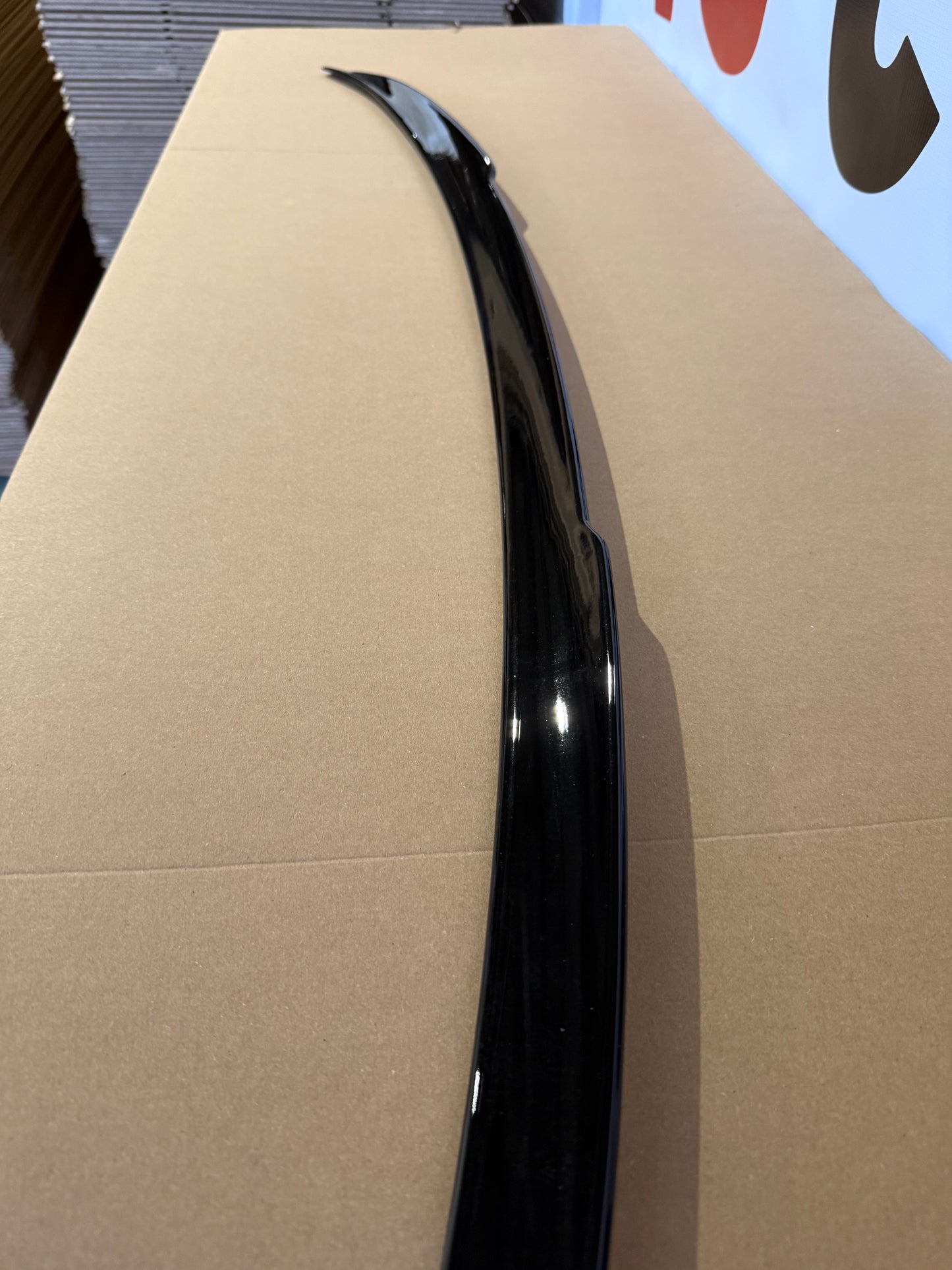 Eleron portbagaj compatibil cu BMW X6 G06(2020-2025) negru lucios