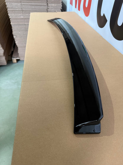 Eleron luneta compatibil cu Bmw Seria 3 E90(2004-2011) negru lucios