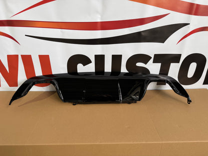 Difuzor bara spate model M5 style compatibil cu BMW seria 5 E60(2004-2009) negru lucios