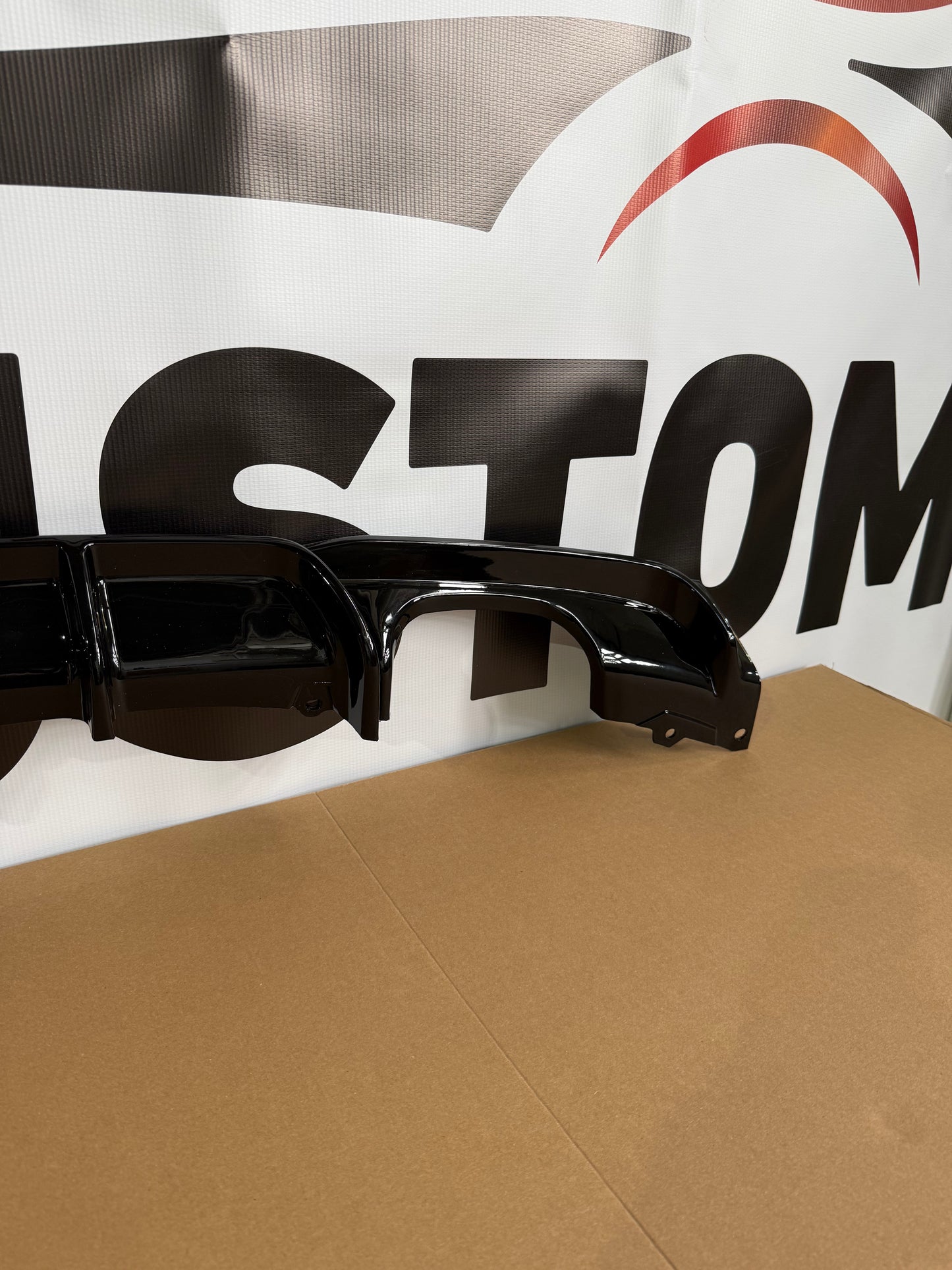 Difuzor bara spate model compatibil cu BMW seria 3 F30(2012-2018) M3 Design negru lucios