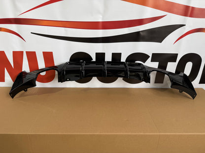 Difuzor bara spate model M4 Performance compatibil cu Bmw SERIA 4 F32 F33 F36 negru lucios