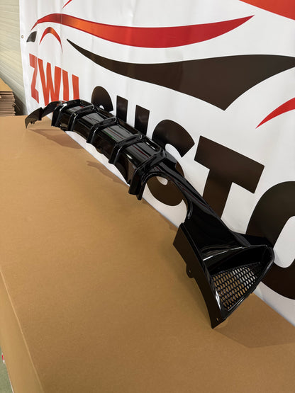 Difuzor bara spate model M4 Performance compatibil cu Bmw SERIA 4 F32 F33 F36 negru lucios