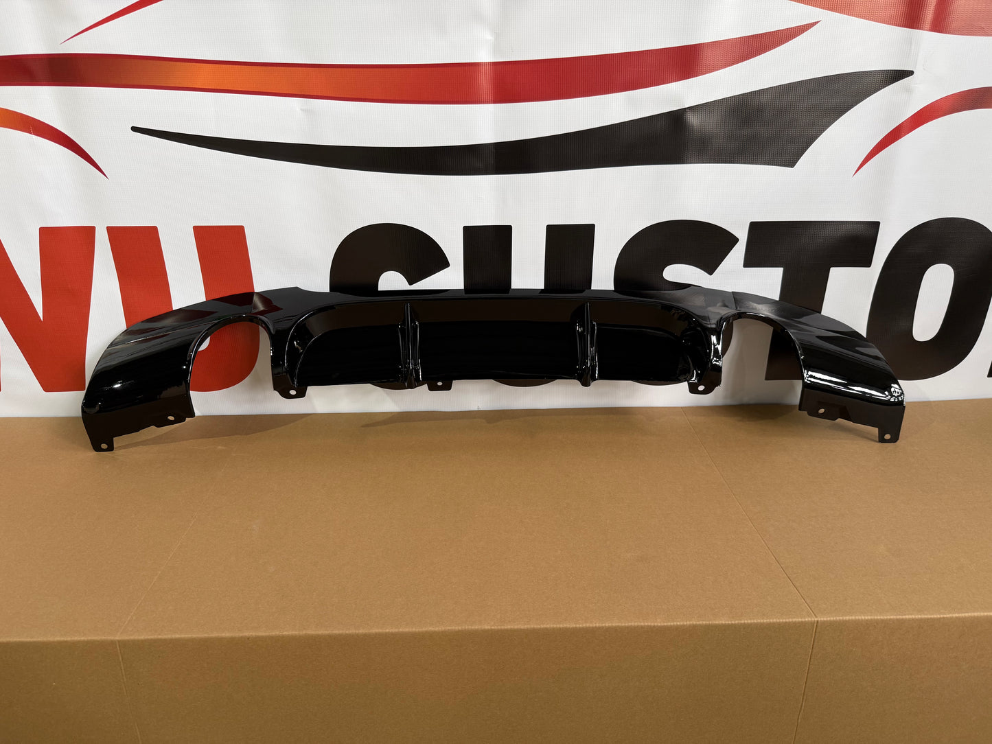 Difuzor bara spate model 335i Performance style compatibil cu BMW seria 3 e90(2005-2012) negru lucios