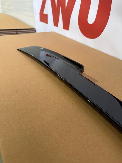 Eleron luneta M4 Style compatibil cu BMW Seria 4 F36 GranCoupe(2014-2020) negru lucios