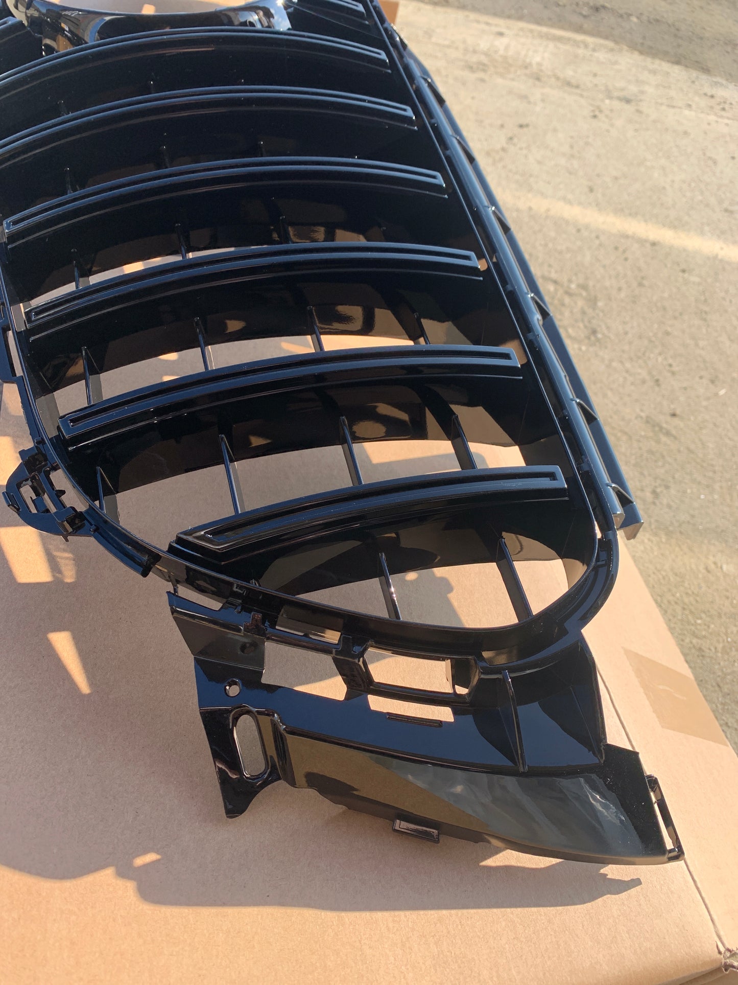 Grila Centrala GT-R Panamericana Design compatibil cu MERCEDES Benz E-Class W213 S213 C238 2016-2019 Negru lucios