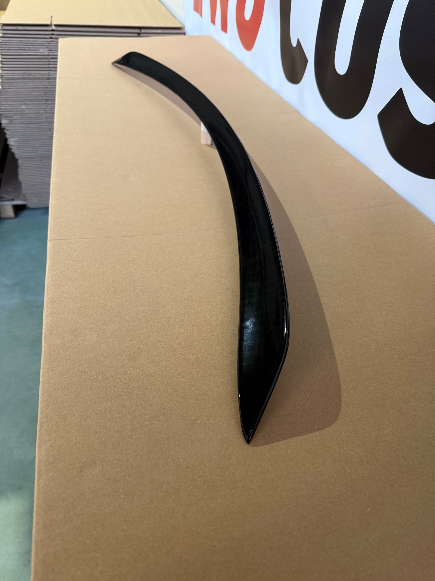 Eleron portbagaj compatibil cu MERCEDES-Benz E-Class W213 (2016-up) E63S style negru lucios