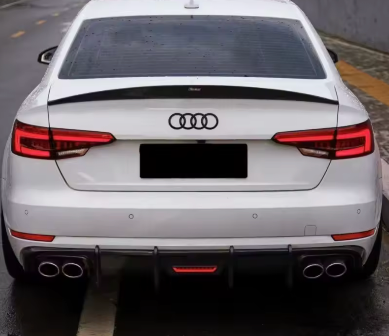 Difuzor bara spate S4 style cu bec compatibil cu Audi A4 B9 2016-2019 negru lucios