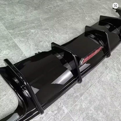 Difuzor bara spate S4 style cu bec compatibil cu Audi A4 B9 2016-2019 negru lucios