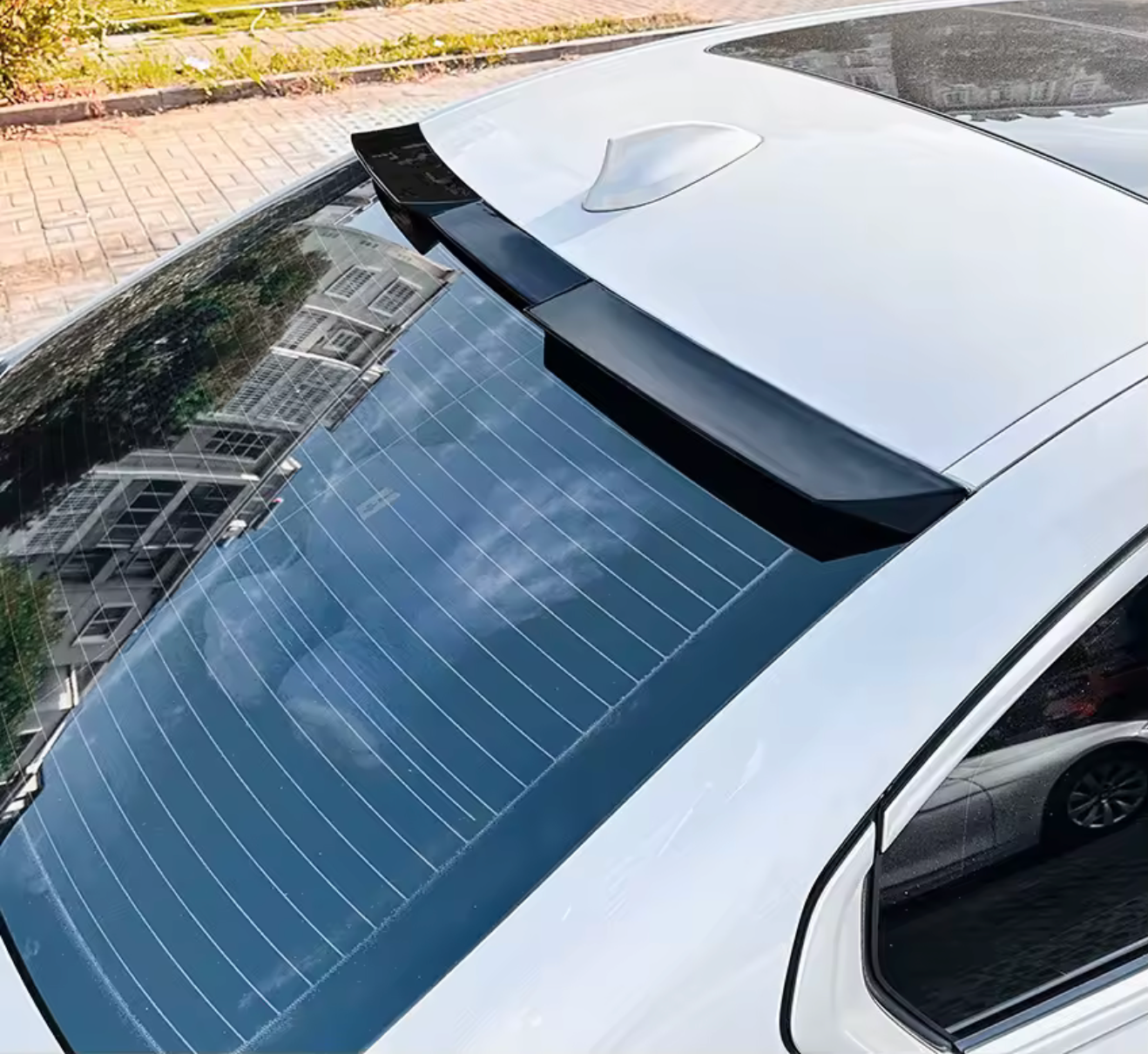 Eleron luneta compatibil cu BMW Seria 3 G20 sedan(2018-2023) M4 Design negru lucios