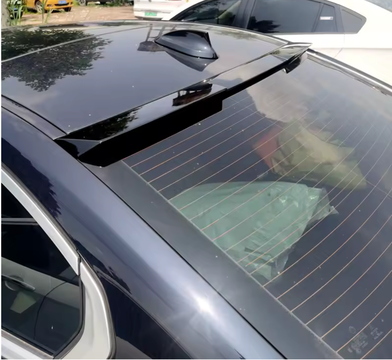 Eleron luneta M4 Style compatibil cu BMW Seria 3 E90 sedan(2005-2011) negru lucios